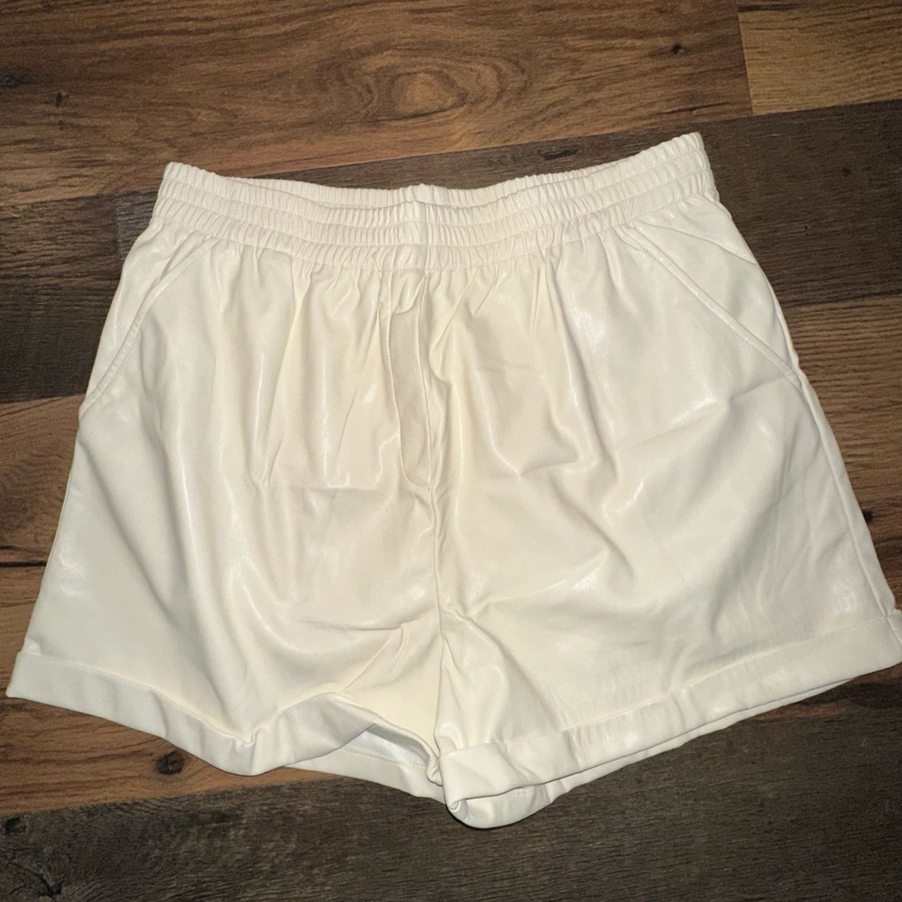Steve Madden Cream fake leather High Waist Shorts